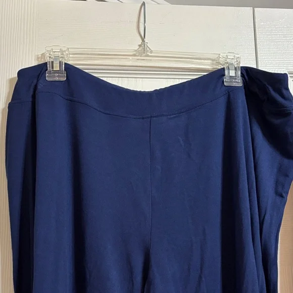 Soma Navy and White Floral and striped lounge set - Picture 15 of 16